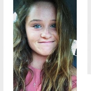 Meet your Posher, Claire